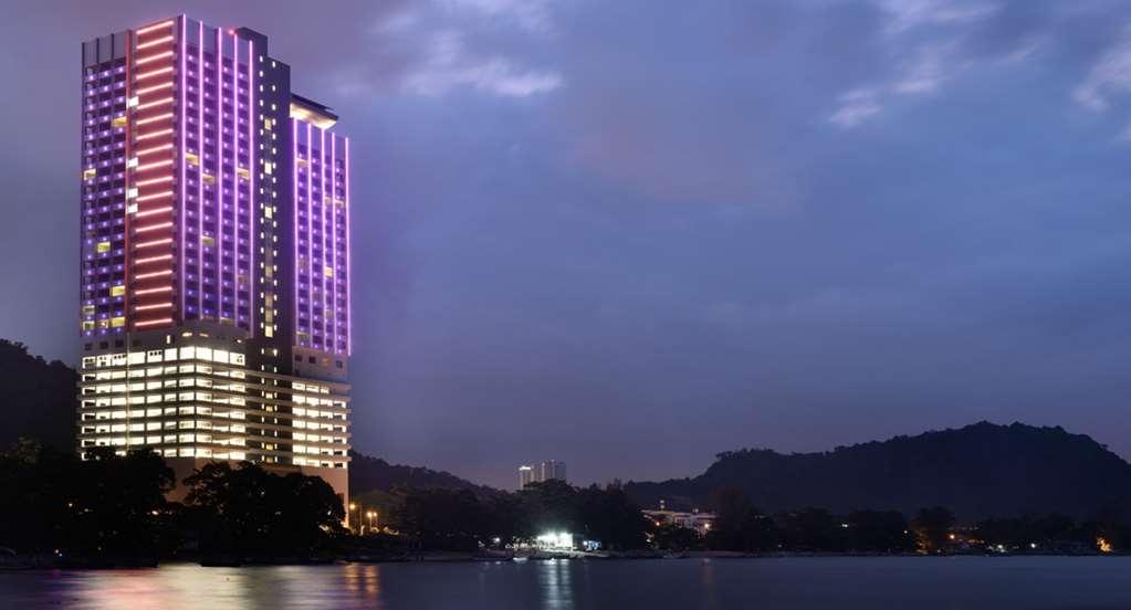 Lexis Suites Penang Bayan Lepas Exteriér fotografie The View