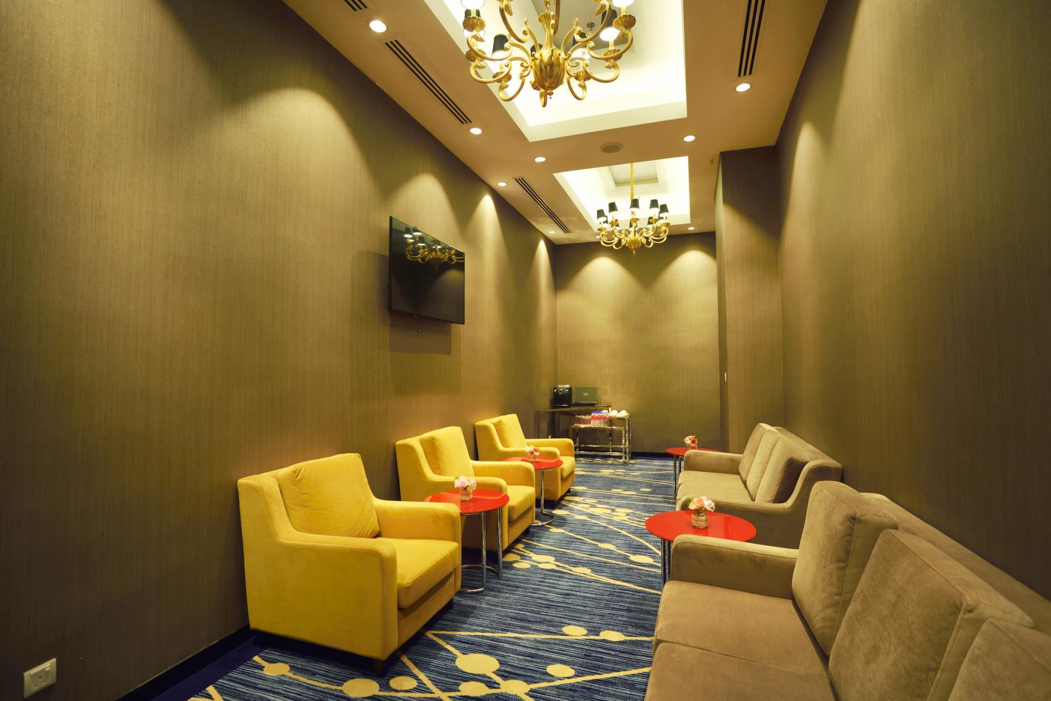 Lexis Suites Penang Bayan Lepas Exteriér fotografie The lounge at the airport