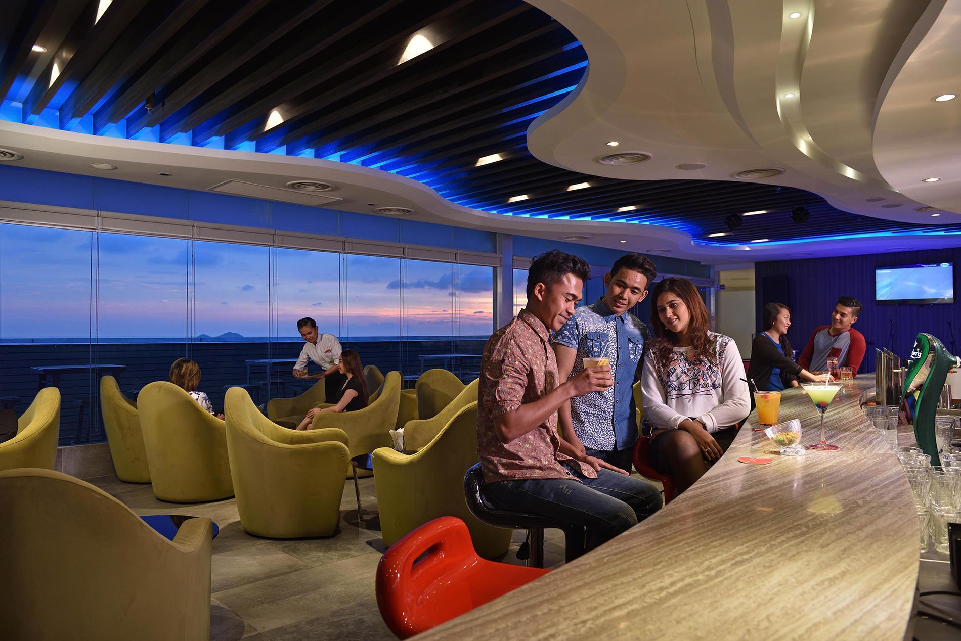 Lexis Suites Penang Bayan Lepas Exteriér fotografie The Sky Bar