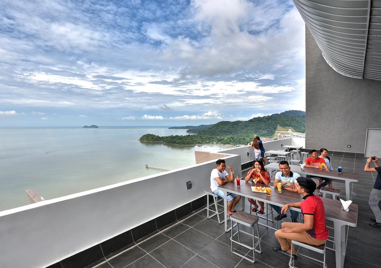 Lexis Suites Penang Bayan Lepas Exteriér fotografie Sky Bar