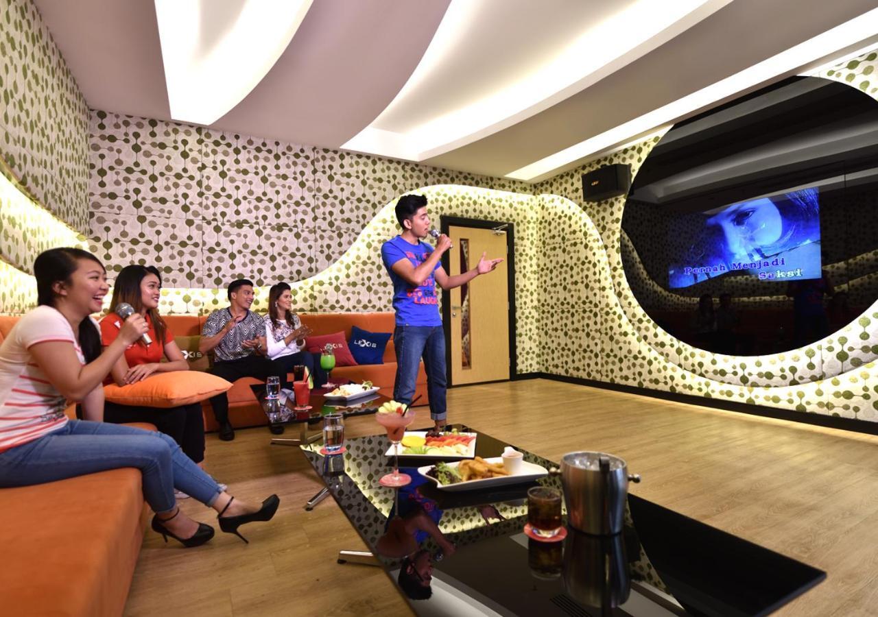 Lexis Suites Penang Bayan Lepas Exteriér fotografie A karaoke box in Shanghai, China